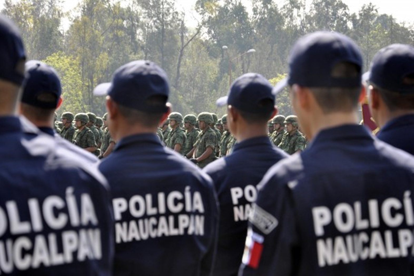 300 policías protestan por falta de pago salarial